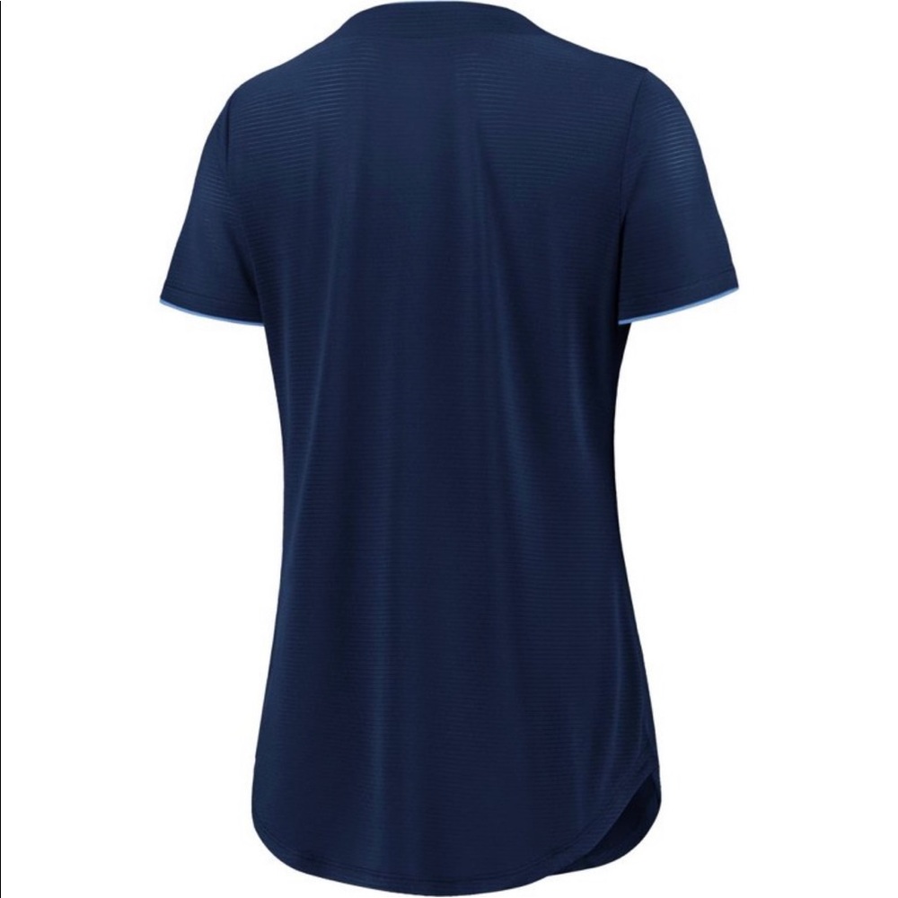 Woman’s one button jersey - Picture 2 of 3